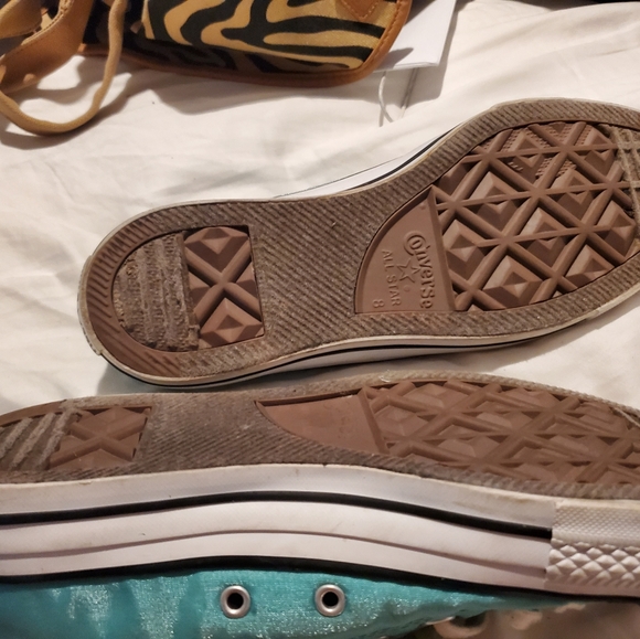 Shoes - Picture 6 of 8